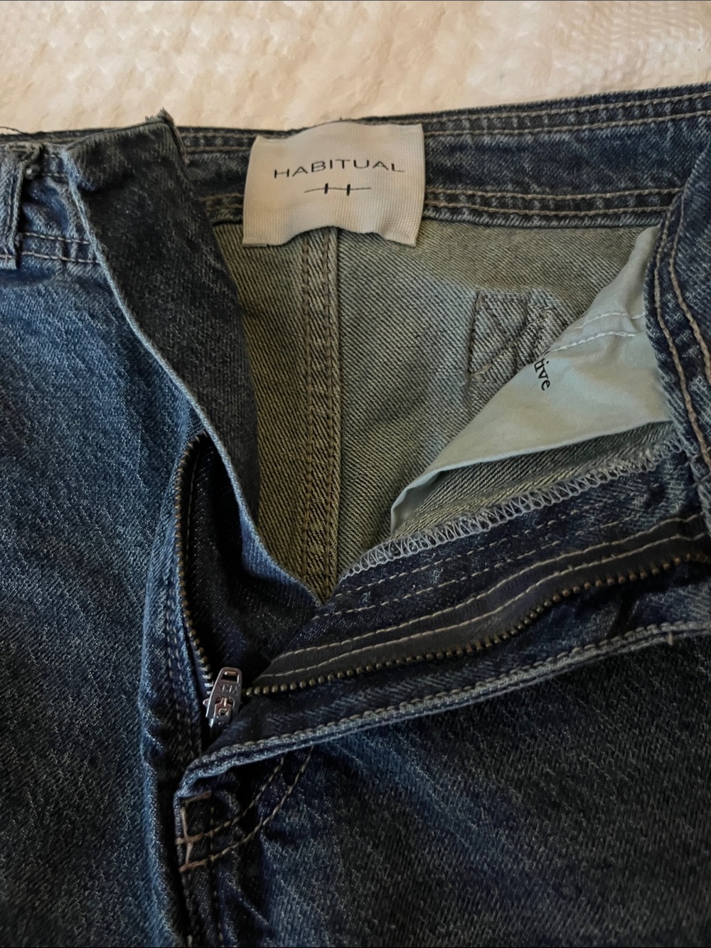 Habitual Women’s Indigo Relaxed Jeans size 4